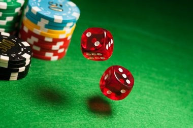 Live dealer table with multiple cameras